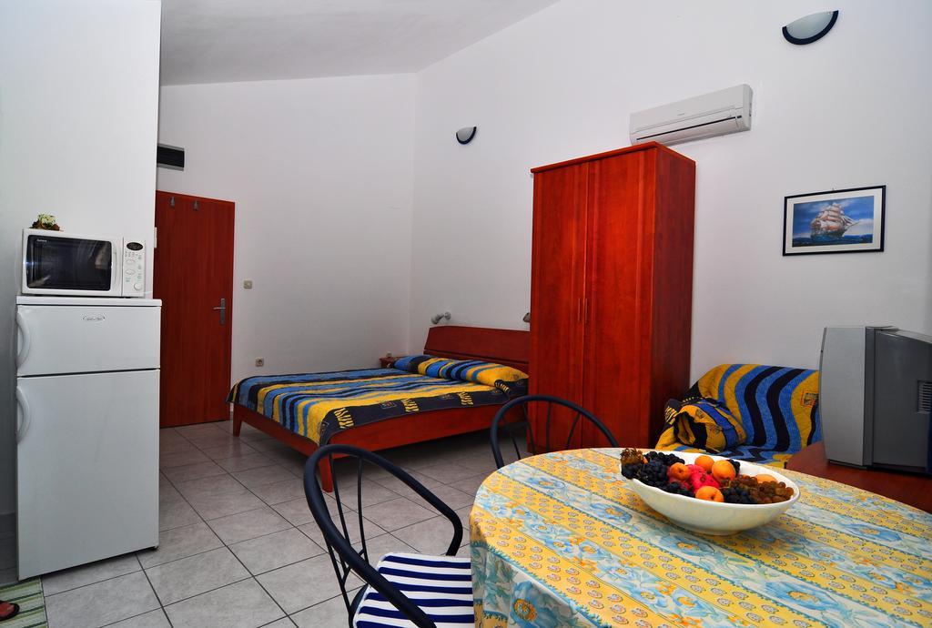 Lastovo Apartments Livia מראה חיצוני תמונה